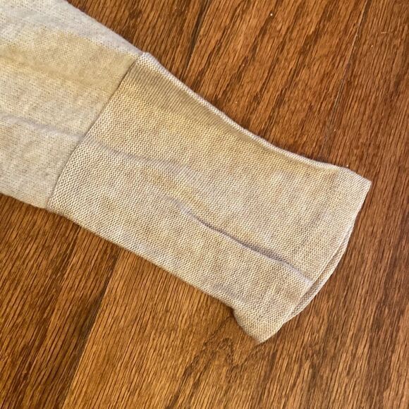 Vanilla Bay size small, very soft, long sweater, thin not heavy material - Picture 6 of 8